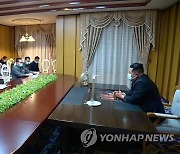 북한 김정은, 마스크 착용한 채 잇단 공개활동