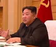 북한 코로나 환자 폭증..김정은 "건국 이래 대동란"