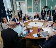 G7 "러시아가 전쟁으로 바꾸려는 국경선, 결코 인정 안 할 것"