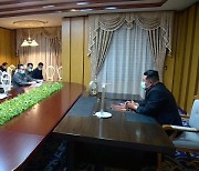 김정은 "52만명 발열,건국 이래 대동란"..북한 어제 코로나로 21명 사망