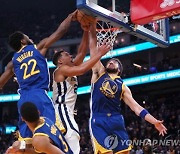 '커리·톰프슨 원투 펀치 활약' NBA 골든스테이트, 멤피스 꺾고 서부지구 결승 진출