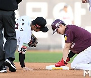 김혜성 '내가 좀 빨라' [MK포토]