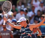 '여자 테니스 랭킹 1위' 시비옹테크, 26연승 질주