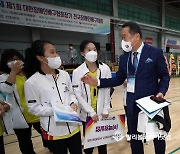 전갑수회장, 백양실업(주) 선수들 격려.