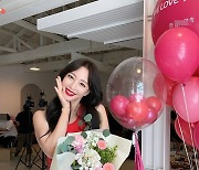 '10살 연하♥' 한예슬, 美 여행 후 바로 광고..촬영장에 꽃+케이터링까지 '사랑받네'