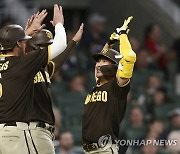 김하성 역전 결승 3점포 폭발..14일만의 멀티히트로 승리 수훈갑(종합)