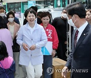 김은혜, 후보등록 후 첫 주말 선거전