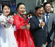 김동연 후보, 한중수교 30주년 기념 경로대축제 참석