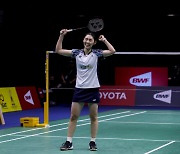 "심유진, 한국 동화의 주인공".. BWF '세계 46위가 한국 우버컵 우승 견인'