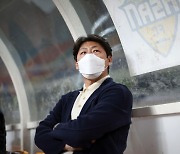 [케터뷰] 박동혁의 '헤어 드라이기'.. "선수들에게 화냈다, 패배는 없다"