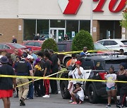 美 뉴욕주 슈퍼마켓서 총기 난사, 10명 사망 "백인우월주의 관련 조사"
