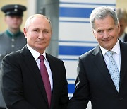 핀란드 대통령과 전화한 푸틴 "나토 가입 실수 될 것"