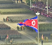 "北 대규모 열병식 참가 군부대서도 코로나 증상"..코로나 확산 조짐