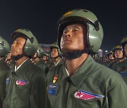 "열병식이 '열병' 자초".. 열병식 참가 北군인들 부대 이동제한 정황