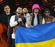 전쟁의 시름 달랜 힙합 .. 우크라이나 밴드, '유로비전 2022' 우승 영예