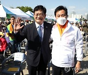 오세훈·송영길, 학교폭력예방 캠페인서 조우