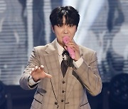 [TEN 포토] 황윤성 '간드러지는 보이스'