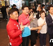제주 유권자 만난 이준석 대표와 후보들