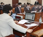 '강원특별자치도법' 행안위 통과..이광재·김진태, 서로 '우리가 해내'
