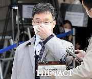 김만배 '100억 횡령' 추가기소..박영수 친척에 건넨 돈