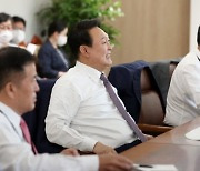 [속보]尹대통령 "2030 부산엑스포 유치에 총력 기울여달라"