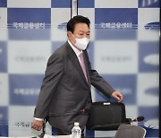 윤호중 "대통령 아침마다 지각"..대통령실 "거짓 주장 이해하기 어렵다"