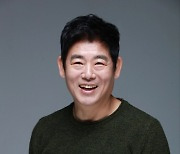 성동일, '커튼콜: 나무는 서서 죽는다' 출연..강하늘X하지원과 호흡