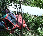 경남 거제서 자재운반 헬기 추락..기장 등 3명 사상