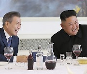 정세현 "바이든이 왜 만나겠나".. 文 '대북특사' 역할론 주목