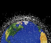지구 궤도 떠도는 '우주쓰레기' 급증.. 인공위성 충돌 위협