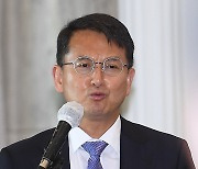 [ST포토] PBA 김영진 사무총장 '경기 일정을 공개합니다'