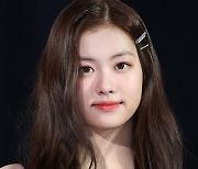 르세라핌 김가람, 학폭위 '가해' 문서 나왔다..쏘스뮤직 "법적으로 가릴 것"