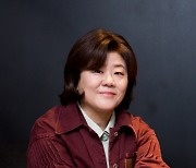 '오마주' 이정은 "실제로는 소심하고 간 작아..작품 때문에 미화돼 고민"[인터뷰①]