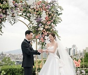 ♥손담비에 결혼반지 끼워주는 이규혁..결혼식 '달달 투샷'