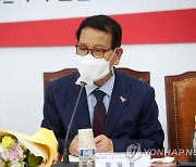 인사말하는 황일봉 5.18 민주화운동 부상자회 회장