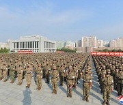 확진자 폭증 北 '새 변이 출현' 가능성, 당국 "미지의 영역"