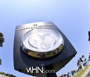 2022 두산매치플레이 대회 시간을 알려주는 시계탑[포토]