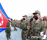 북한, 코로나 의약품 공급에 인민군 투입..'24시간 공급 체계' 시작