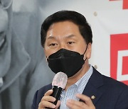 인사말하는 김기현 공동선대위원장