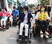 여야 대구시장·보궐선거 후보 4명, 장애인 이동권 체험