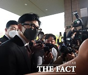 취재진에 둘러싸인 한동훈 법무부 장관 [포토]