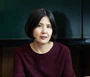 최영미 시인 "'지하철 詩' 윤재순, 잠재적 성범죄자 특징 보여"