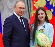 푸틴 가정부와도 딸 1명 낳았다..숨겨진 자식 4명 더 나타났다