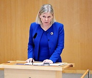 스웨덴, 나토 가입 신청 결정.."안보 정책 역사적 변화"