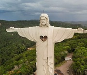 세계에서 세 번째로 높은 그리스도 동상 세워진 곳