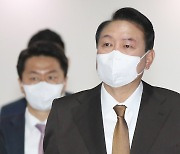 윤대통령, 여권 이끌고 5·18 기념식 참석.."통합 메시지"