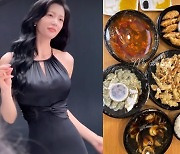 클라라, 1000칼로리 중식도 거뜬한 개미허리