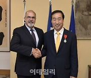 [포토] 문석진 서대문구청장, 프랑스 훈장 수훈