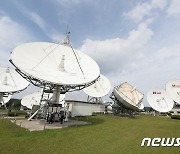 "테슬라·아마존 게섯거라"..KT SAT, '우주 인터넷' 경쟁에 도전장