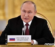 푸틴 "유럽의 러시아 석유 수입 금지, 경제적 자살 행위"